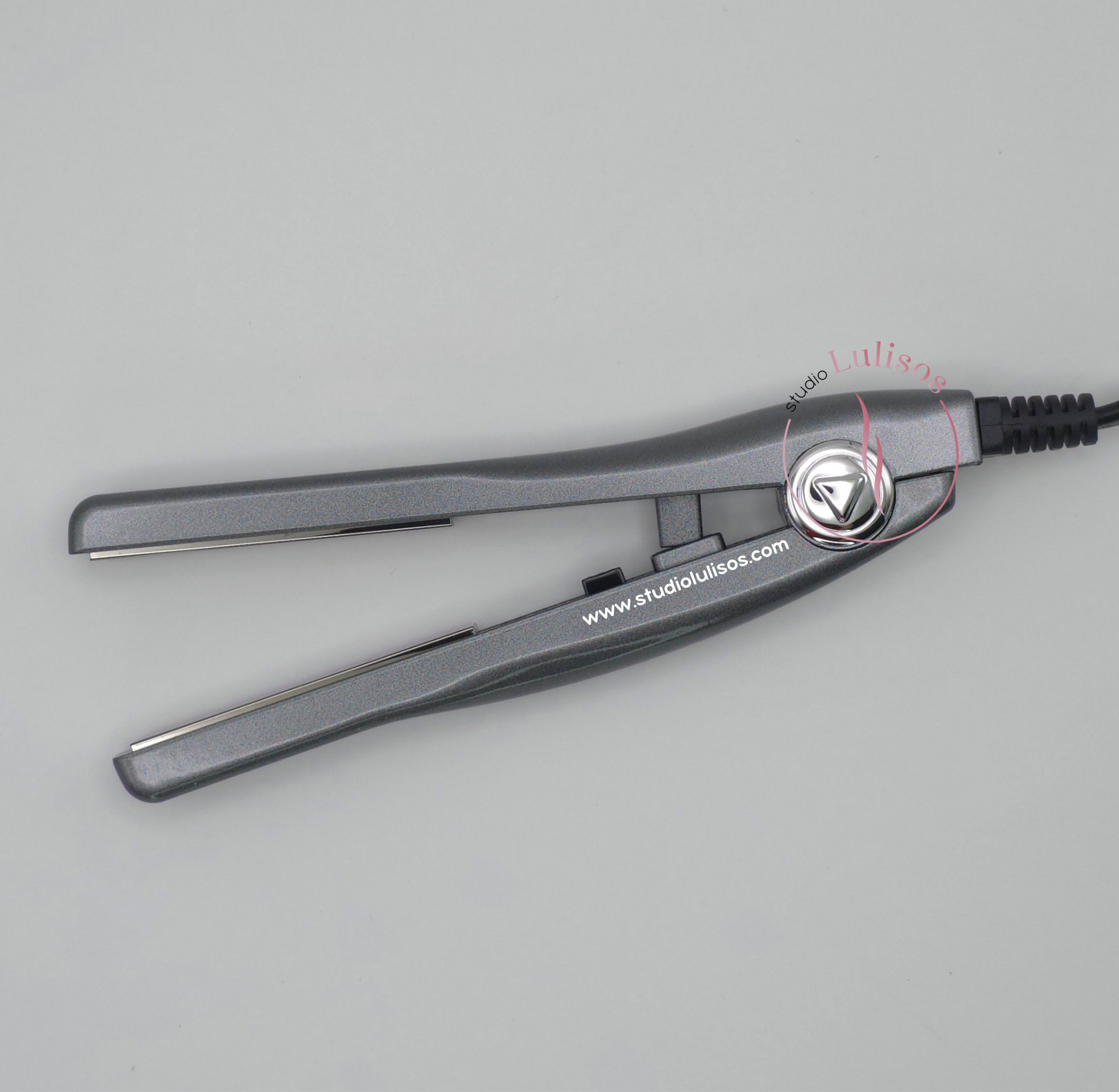 Flat Iron Mini Lizze – Studio Lulisos Store - Main Image